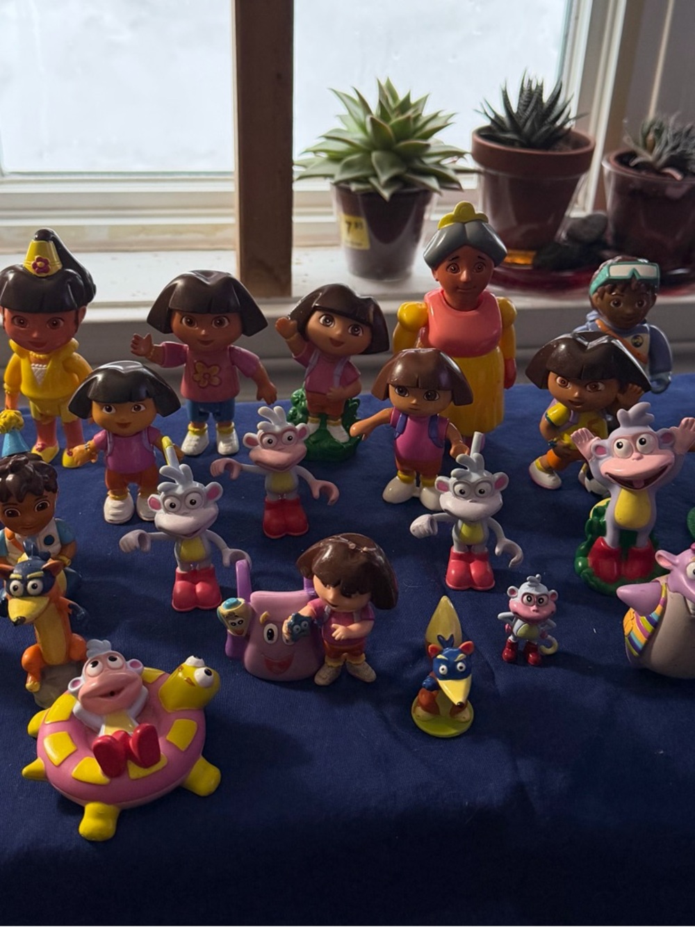 Assorted Character Figure Set - Multicolor